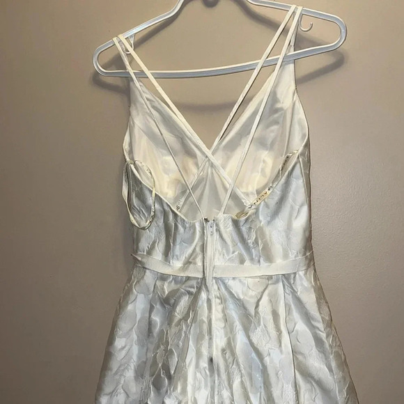 Galina Ivory Floral Print patterned  Wedding Gown Bridal Sleeveless Sz 4 - Picture 13 of 17